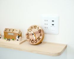 飼い主様にも、待ち時間を少しでも快適にお過ごしいただけるよう充電コンセントを設置