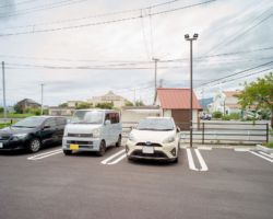 車一台分の幅を広くとり、大型犬やキャリーの出し入れも楽々